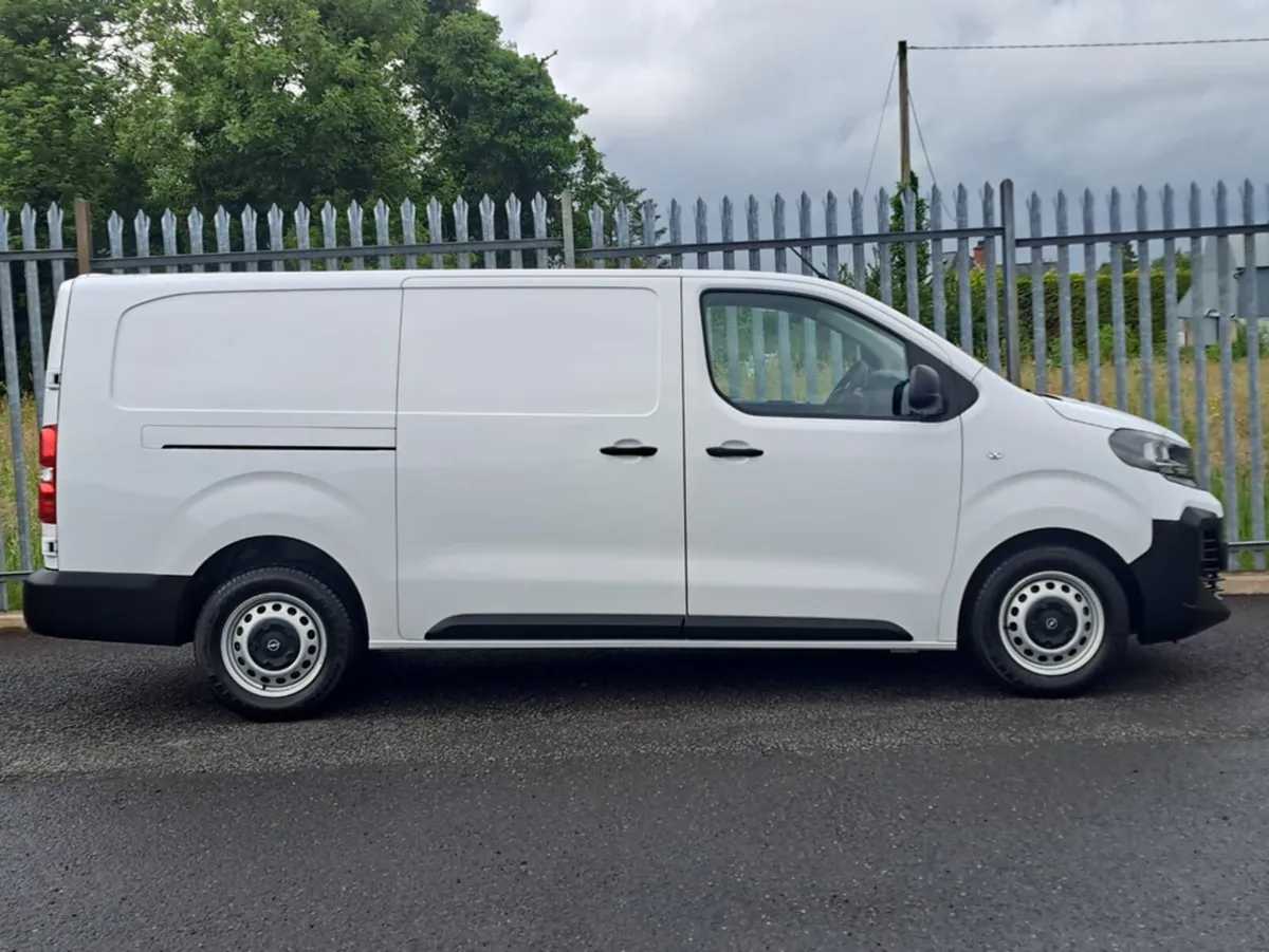 Opel Vivaro KOMFORT LWB 1.5TD 120PS - Image 3