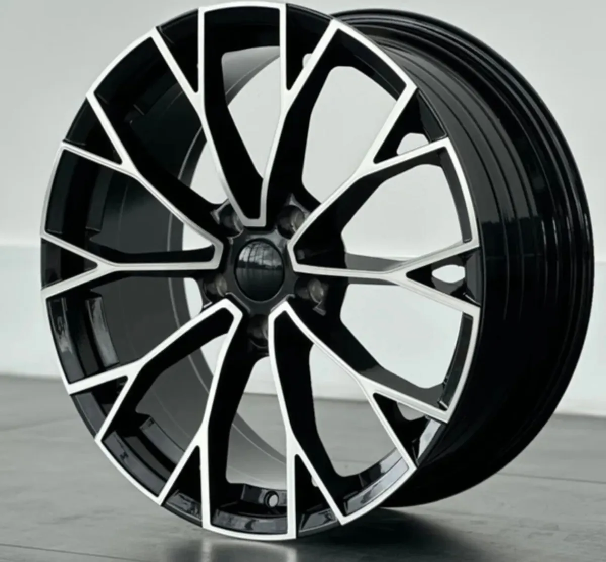 18” black / polished alloys 5x112