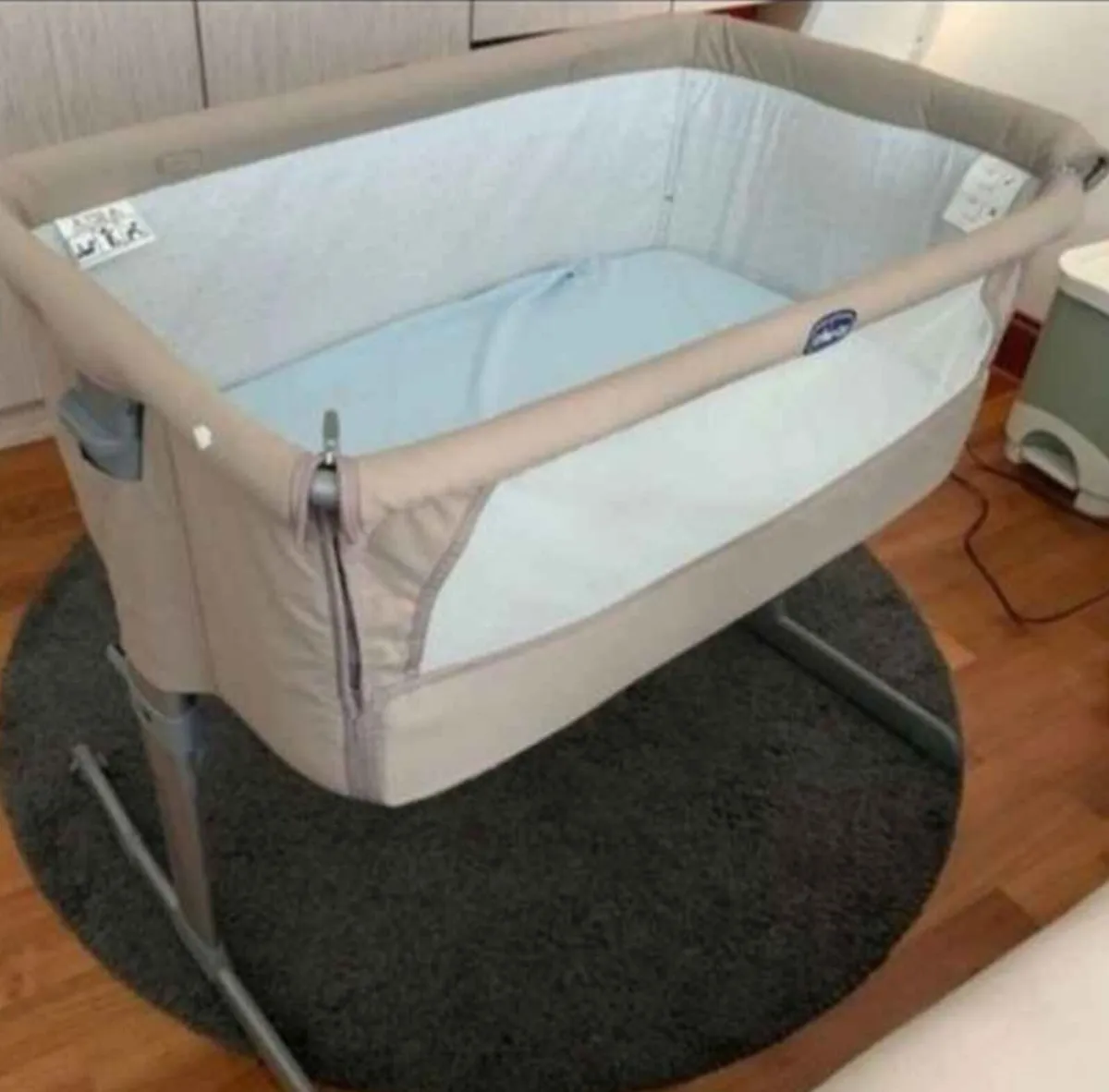 Chicco crib - Image 4