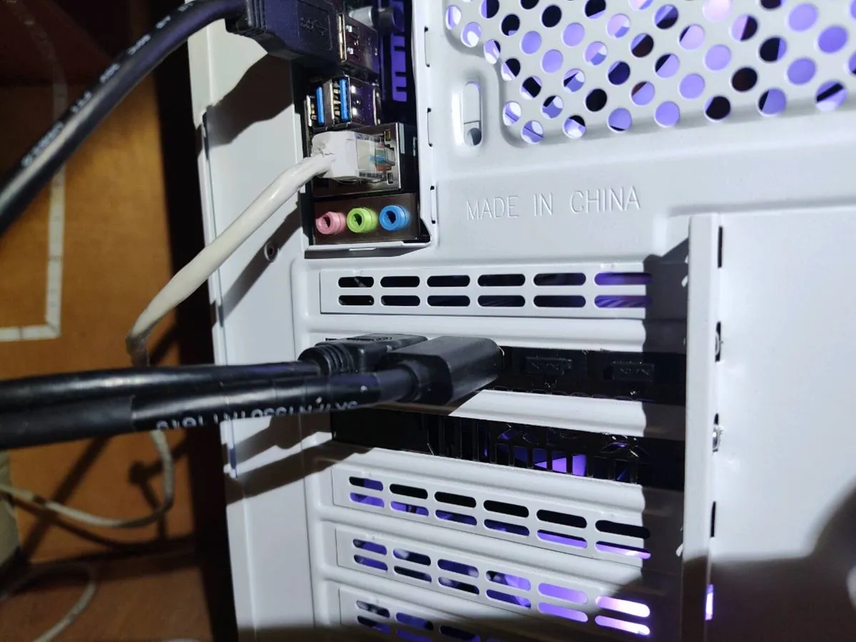 Swift AMD Radeon 9070 OC - Image 4