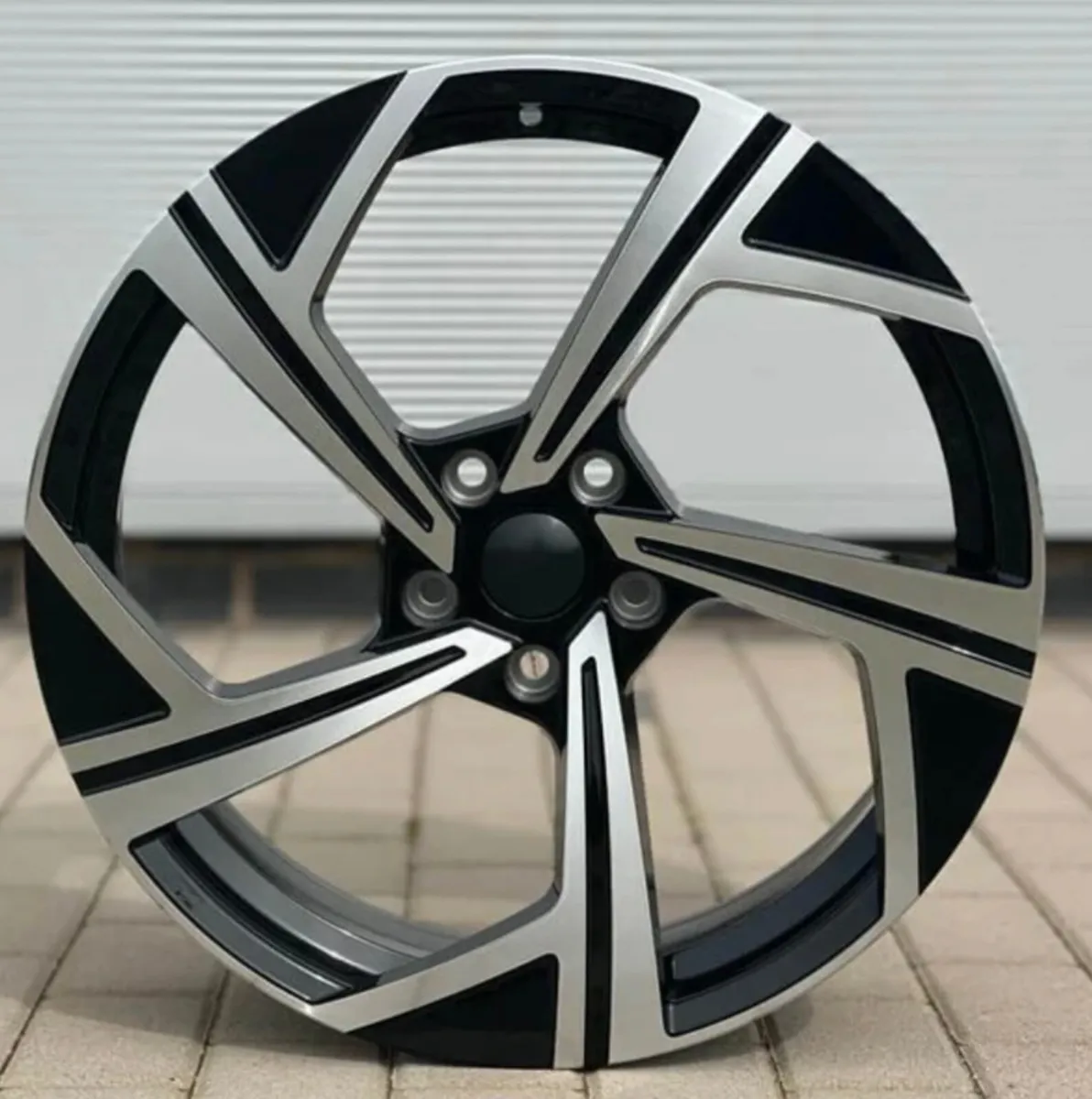 18” 5x112 black / pol