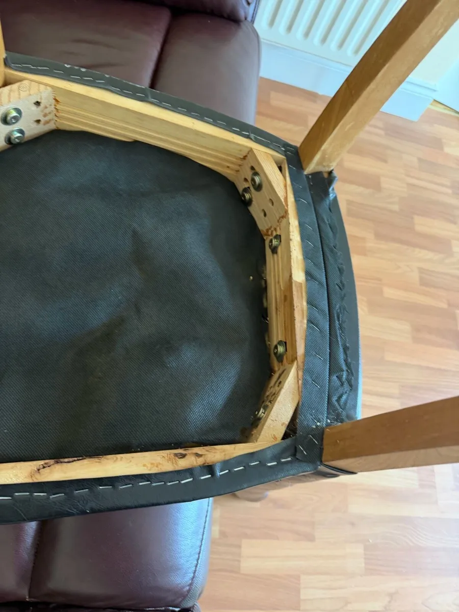 Two leather chairs with solid oak legs - Image 2