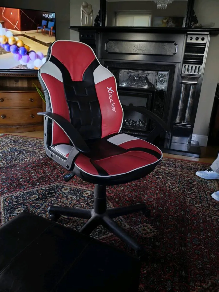 Gaming chair like new perfect condition 60 - Image 1