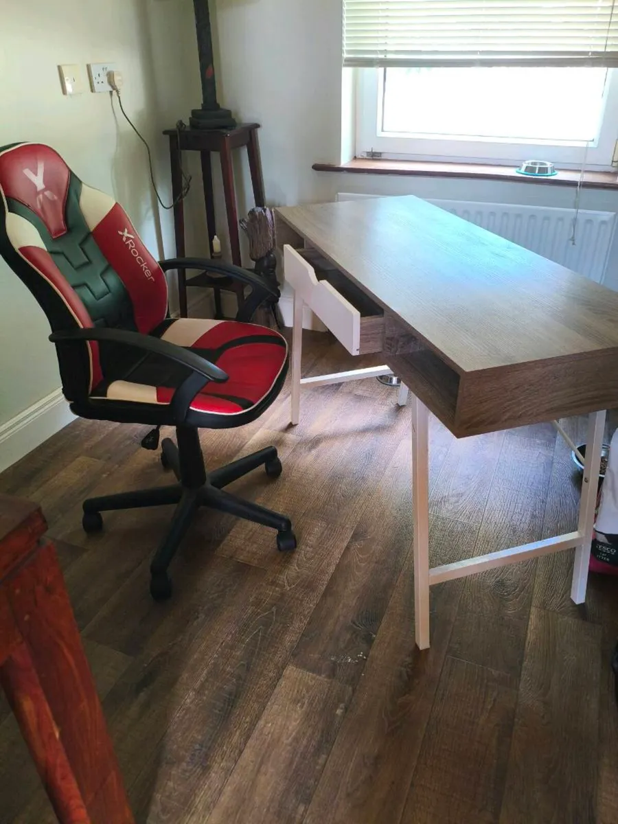 Gaming chair like new perfect condition 60 - Image 3