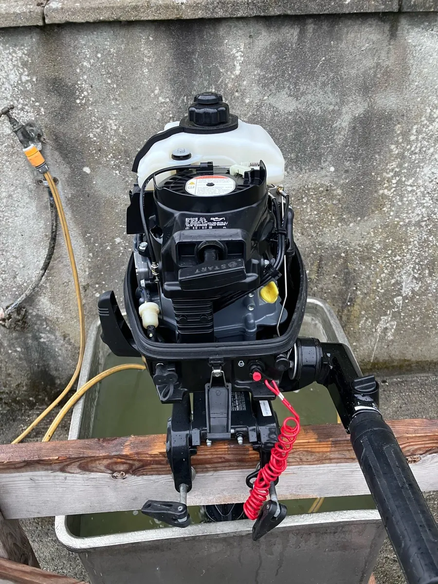 Suzuki 5hp outboard - Image 2