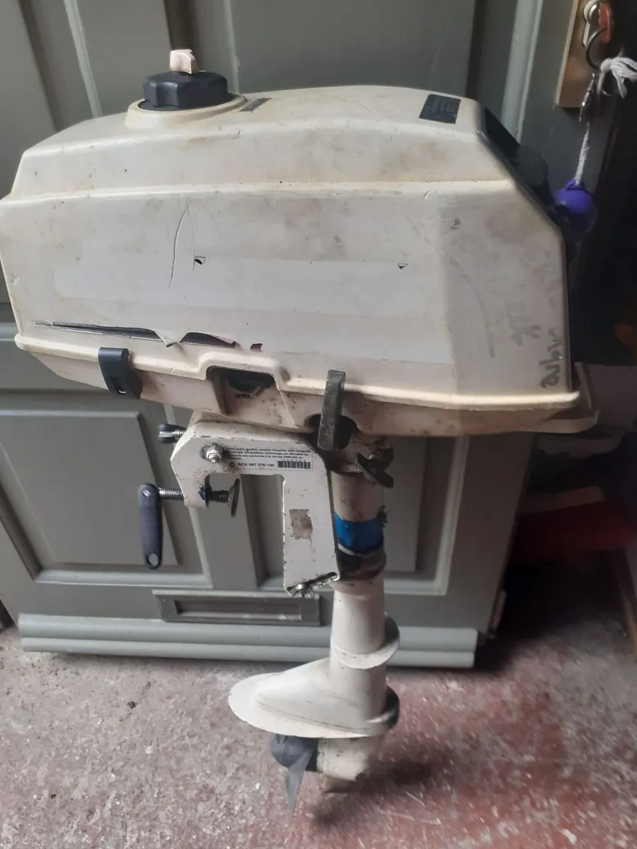Boat outboard engine 2.3 ltr - Image 2