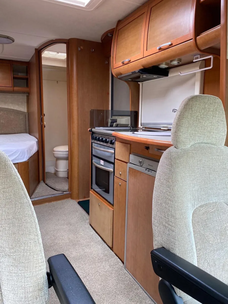 Selling my moter home I no longer need to - Image 4