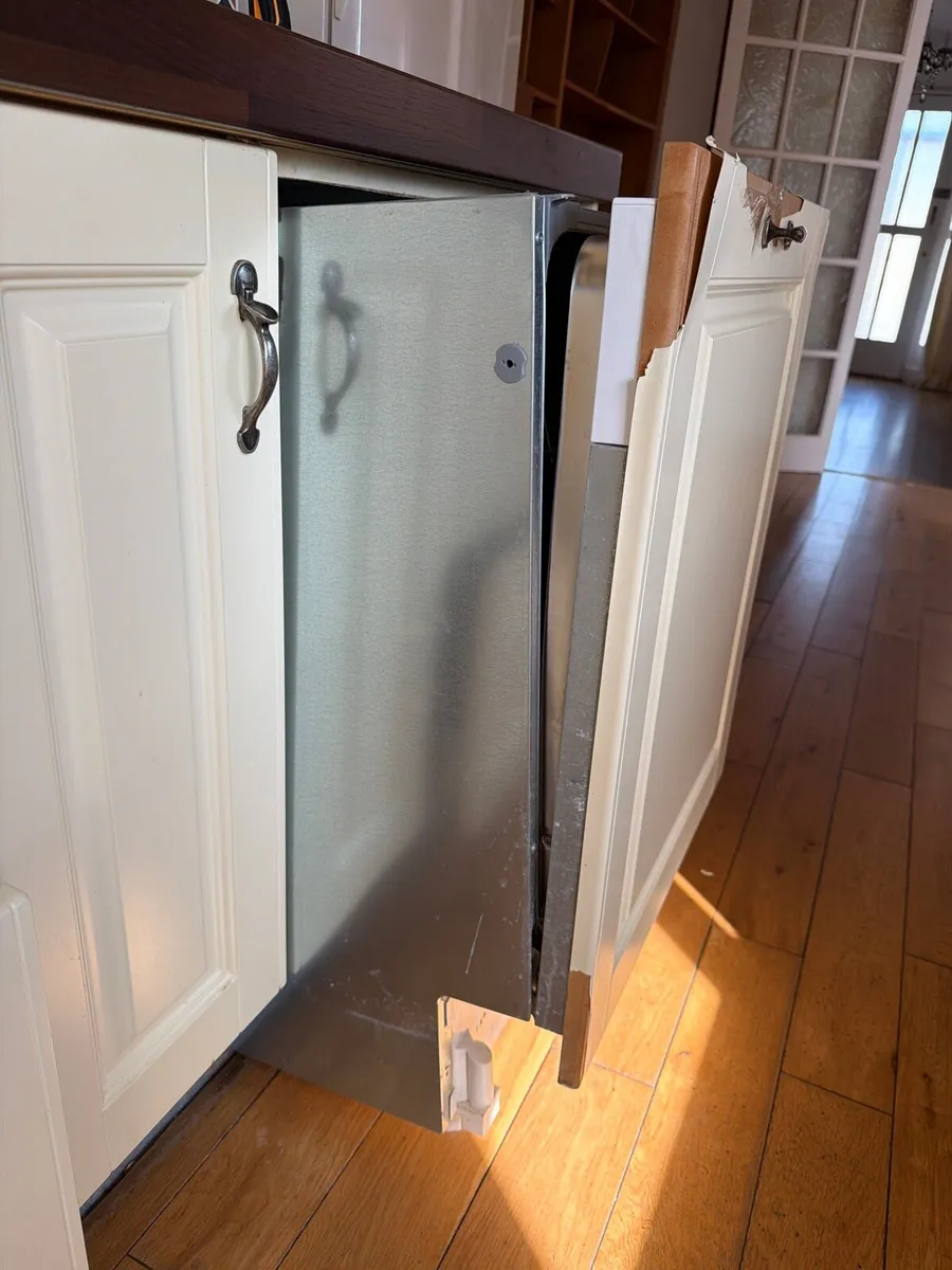 Indesit Integrated Dishwasher - Image 4