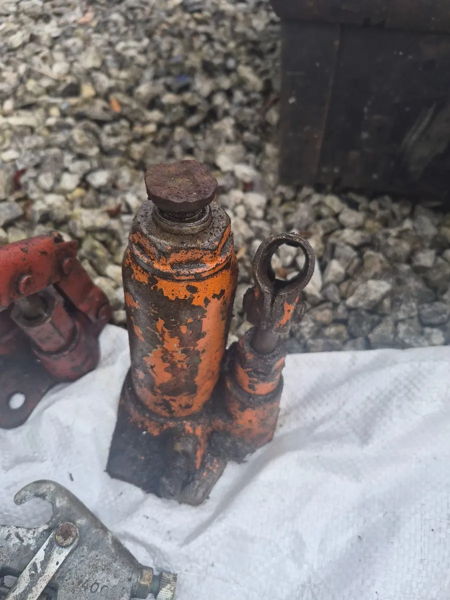 Spray guns - Image 1