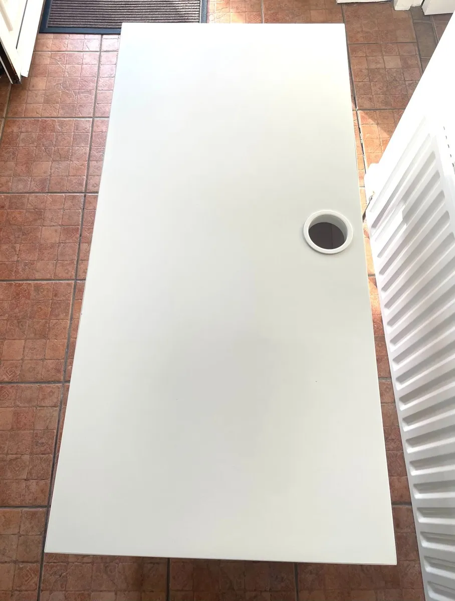 IKEA MICKE Desk – White – Excellent Condition - Image 4