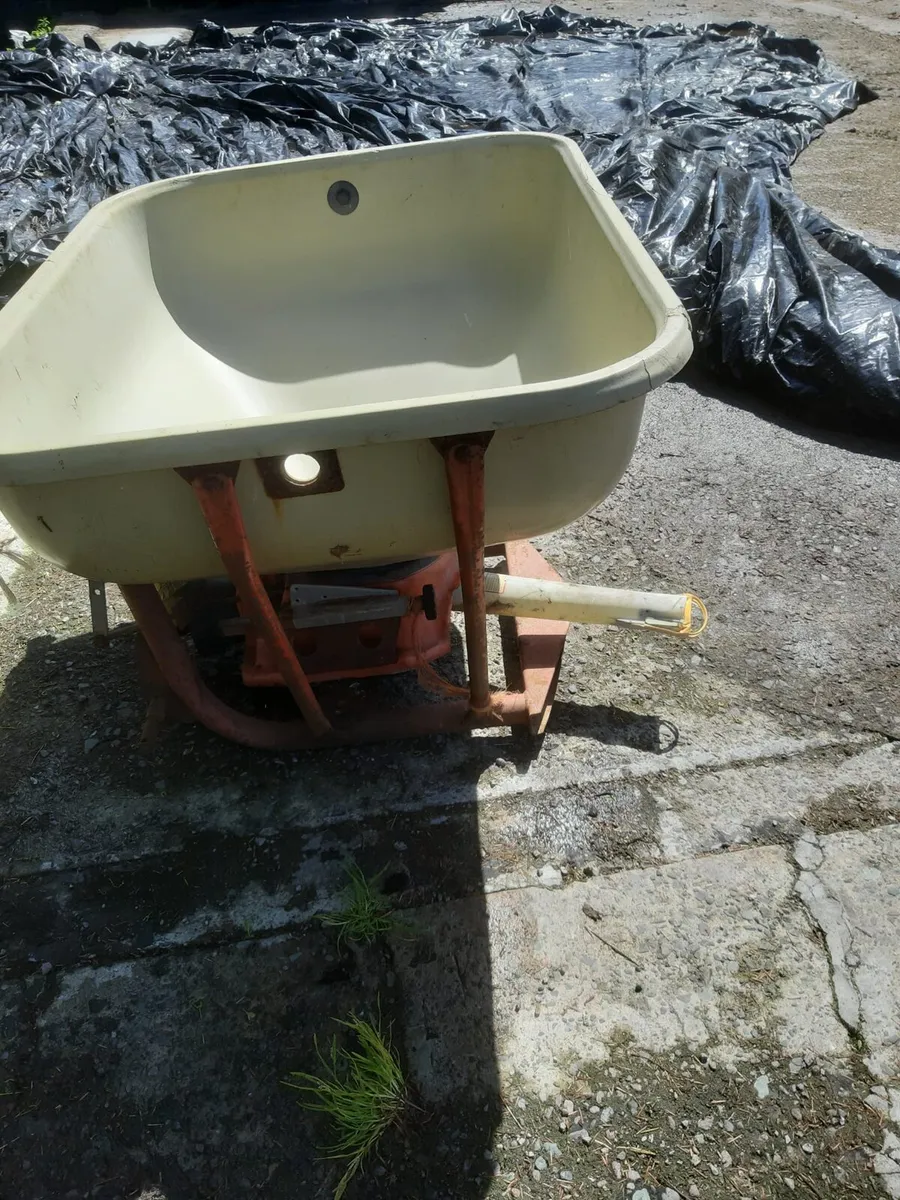 Cosmos fertilizer shaker - Image 2