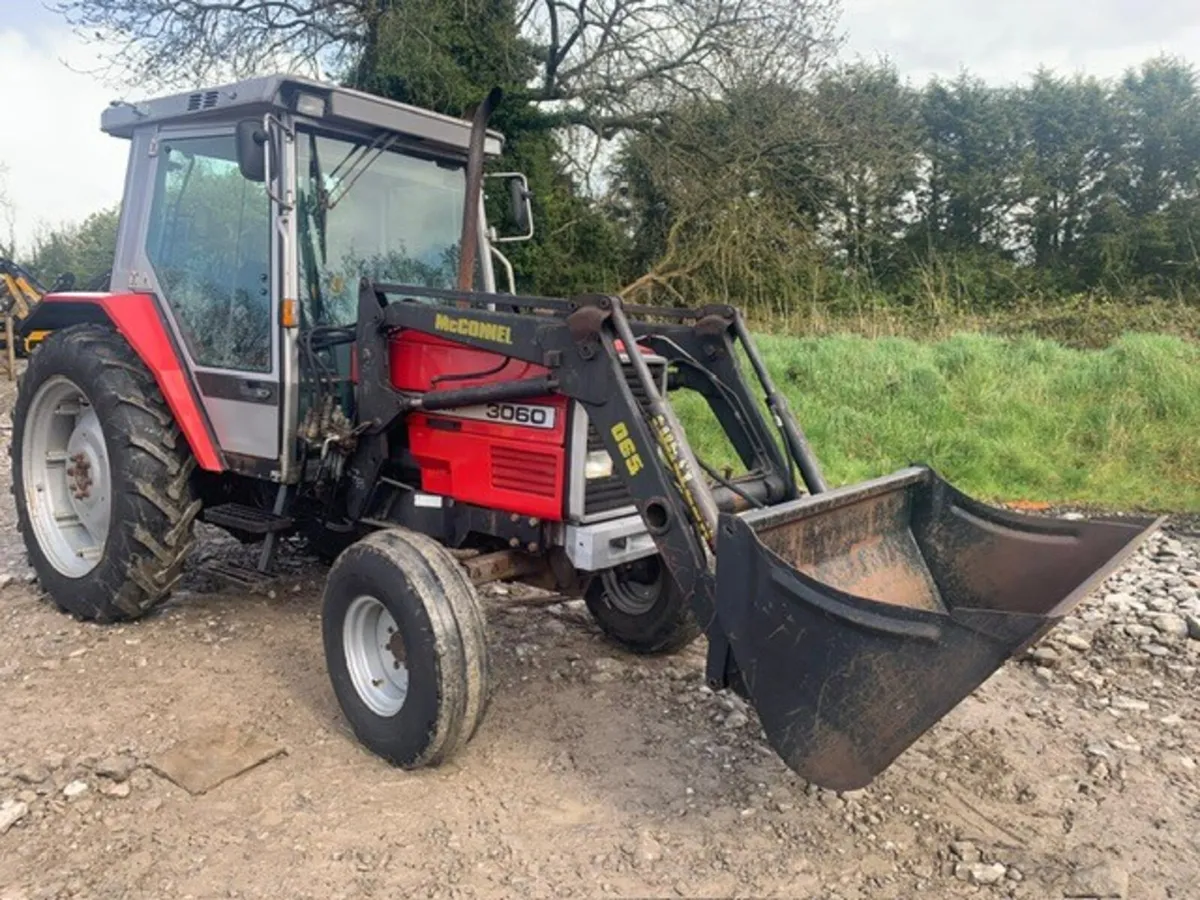 MF 3060 2WD C/W MCCONNEL LOADER + BUCKET, 4236 HRS - Image 2