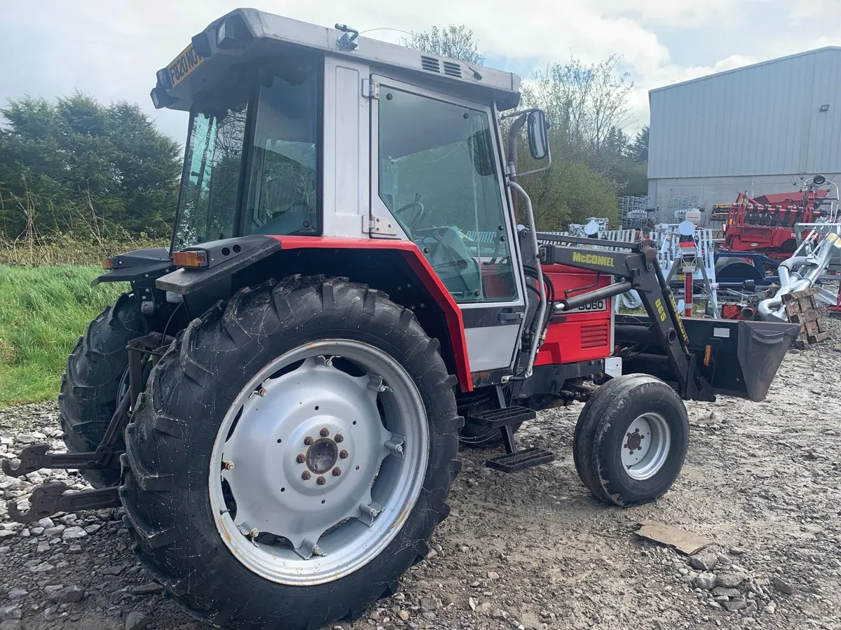 MF 3060 2WD C/W MCCONNEL LOADER + BUCKET, 4236 HRS - Image 3