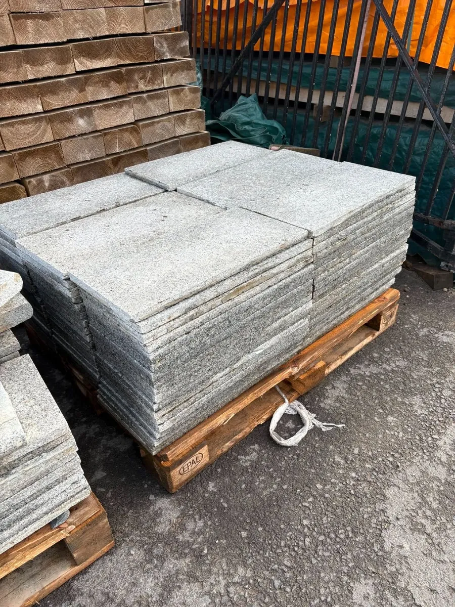 Silver granite paving(Job lot only) - Image 3
