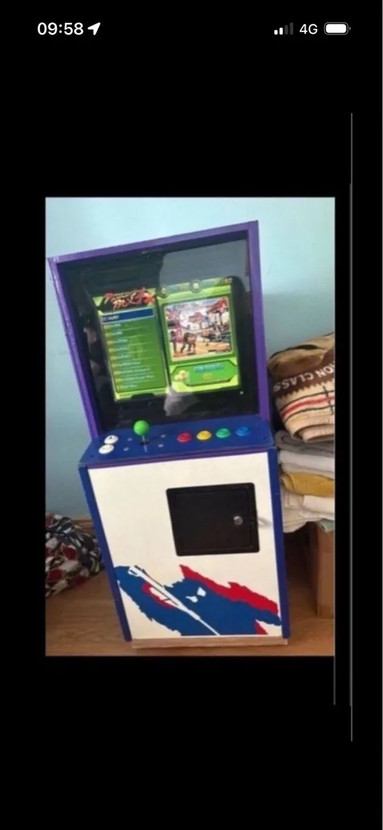Arcade game with 800 + games included - Image 1
