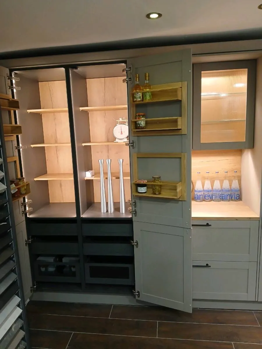 Showroom kitchen @ Liam Grant Wood Design - Image 2