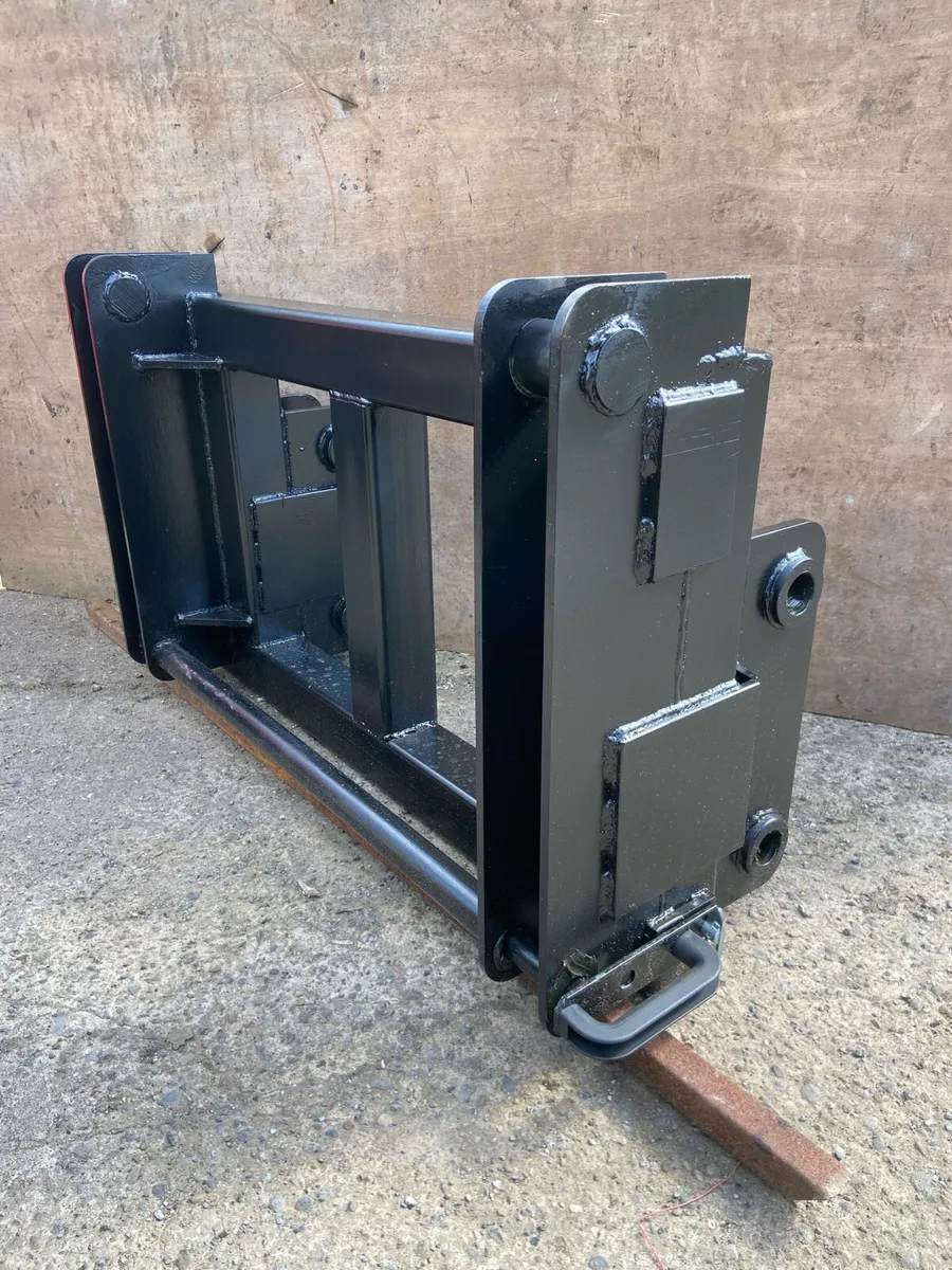 JCB 3cx to jcb quick hitch adaptor - Image 2