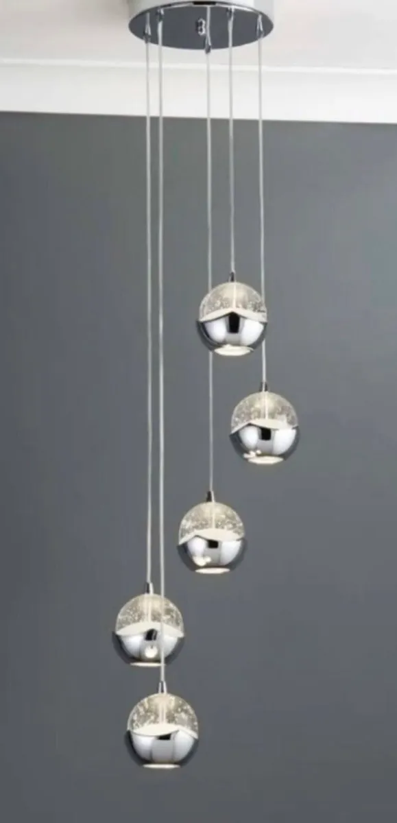 Modern 5 ball Cluster LED light - Image 1