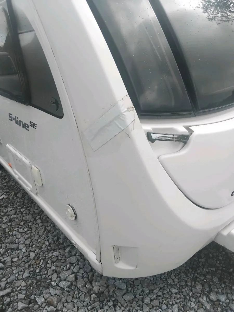 swift sline caravan light damage - Image 3