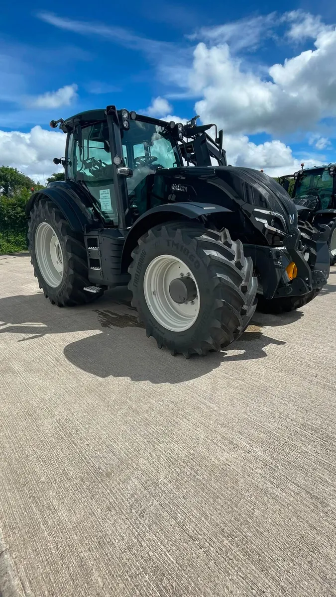 New Valtra T235 VERSU - Image 3