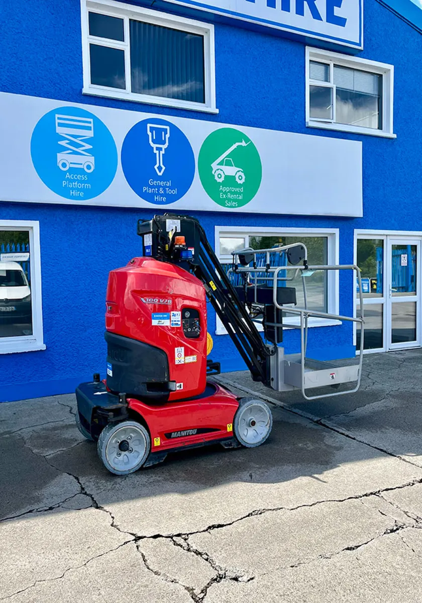 Manitou 100VJR Evolution Vertical Mast Lift - Image 3
