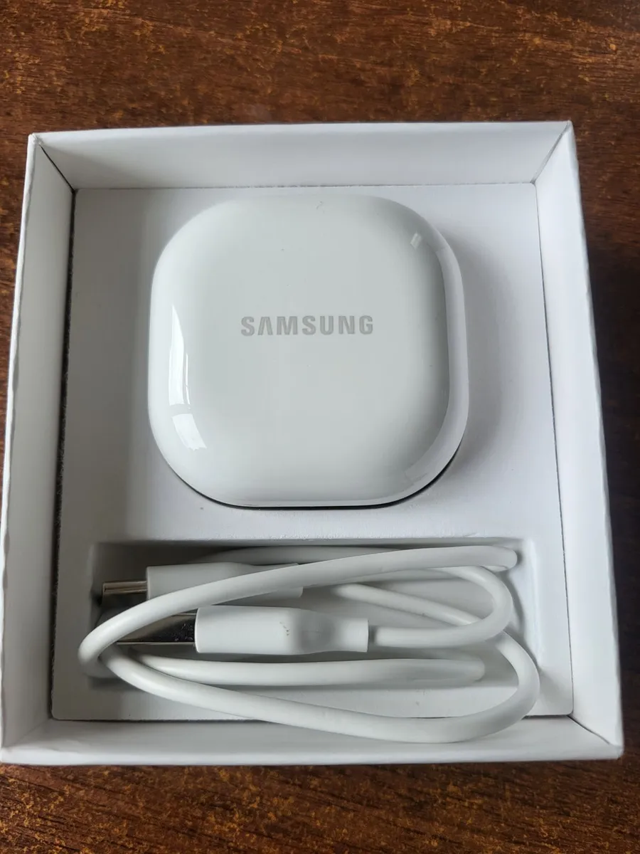 Galaxy Buds2 - Image 1