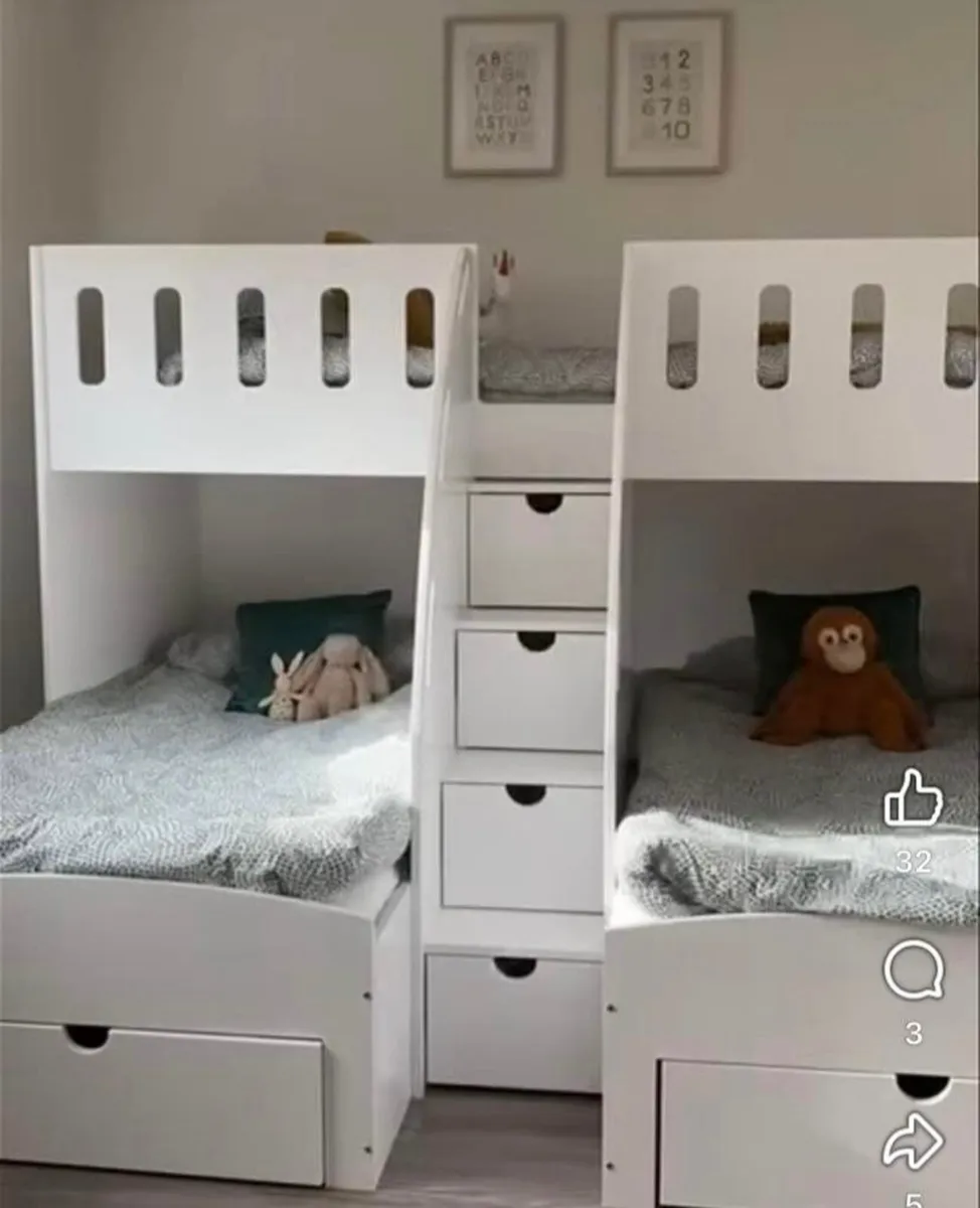 Triple sleeper bunk beds - white - Image 1