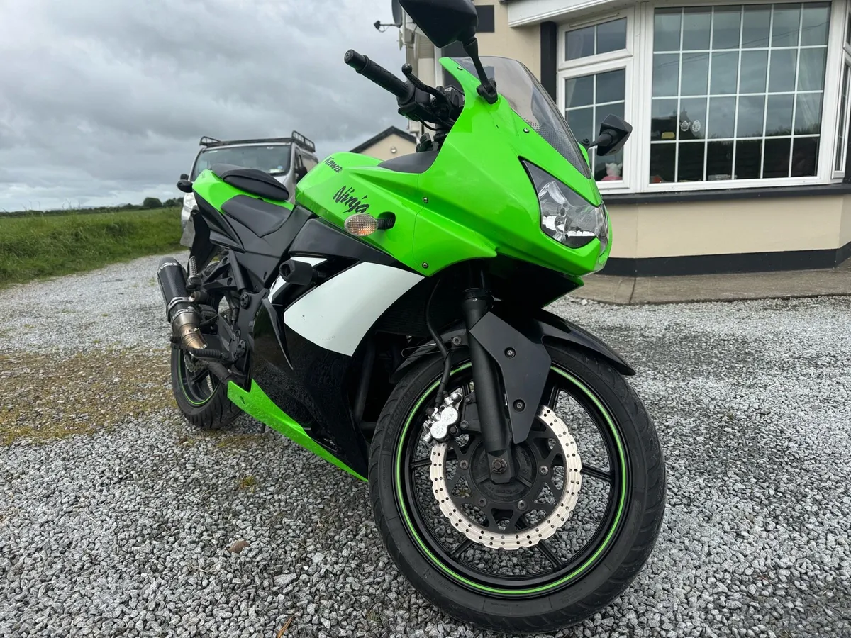 2009 Kawasaki Ninja 250r **A2 licence** - Image 1