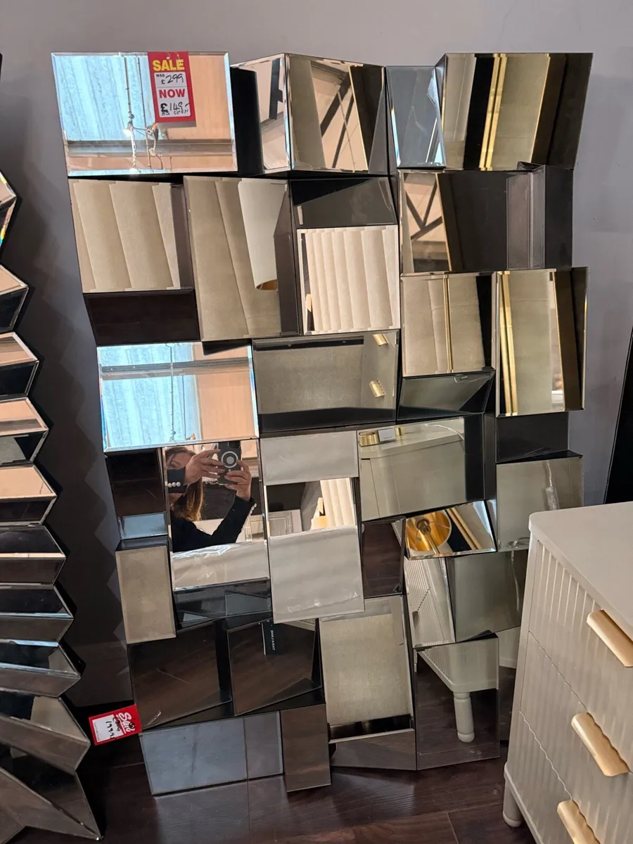 Mirrors at clearance sale in Outlet Store KCR - Image 4