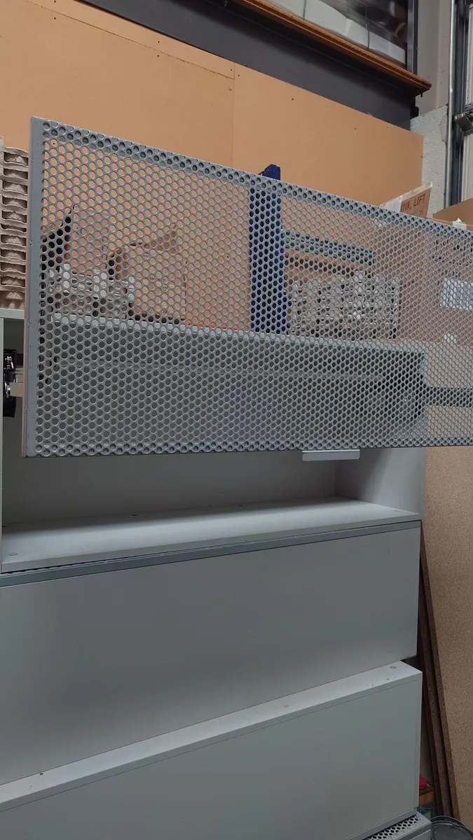 Shop fittings - 6 wall bays + overhead storage - Image 2