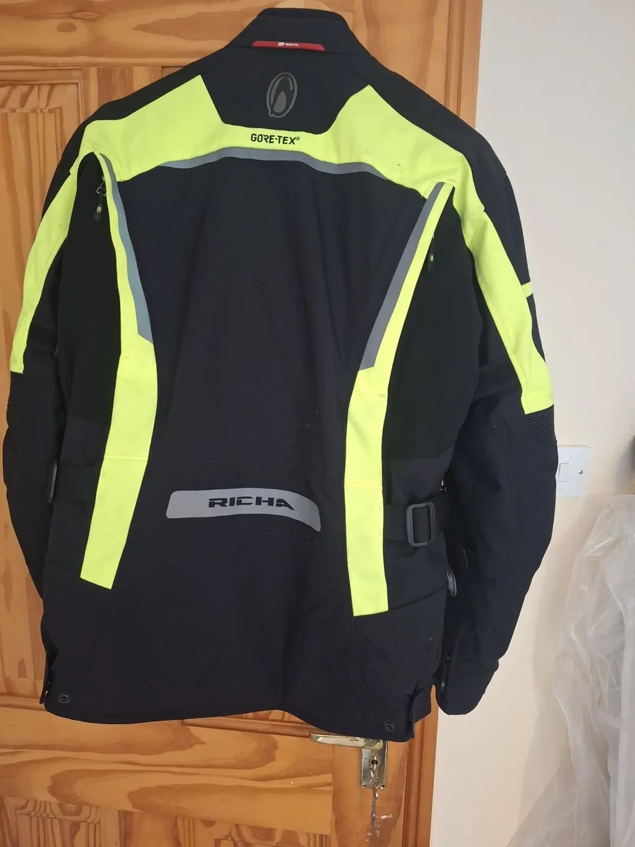 Motorcycle jacket and trousers - Image 4