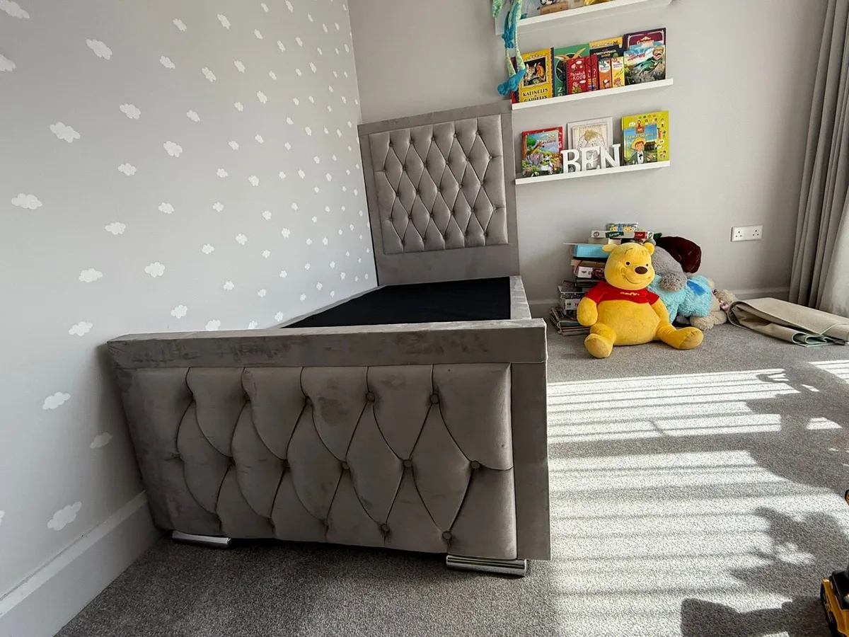 Beds - Image 2