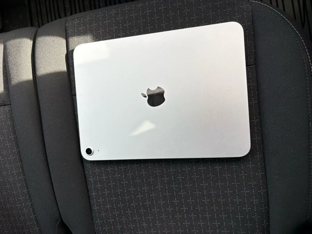 ipad 11 128G with AppleCare & Warranty - Image 4