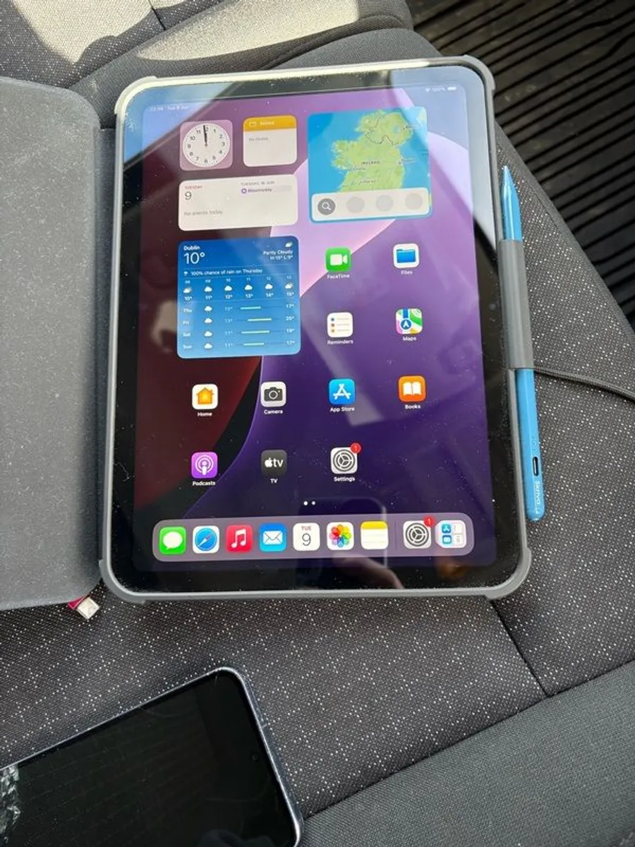 ipad 11 128G with AppleCare & Warranty - Image 1