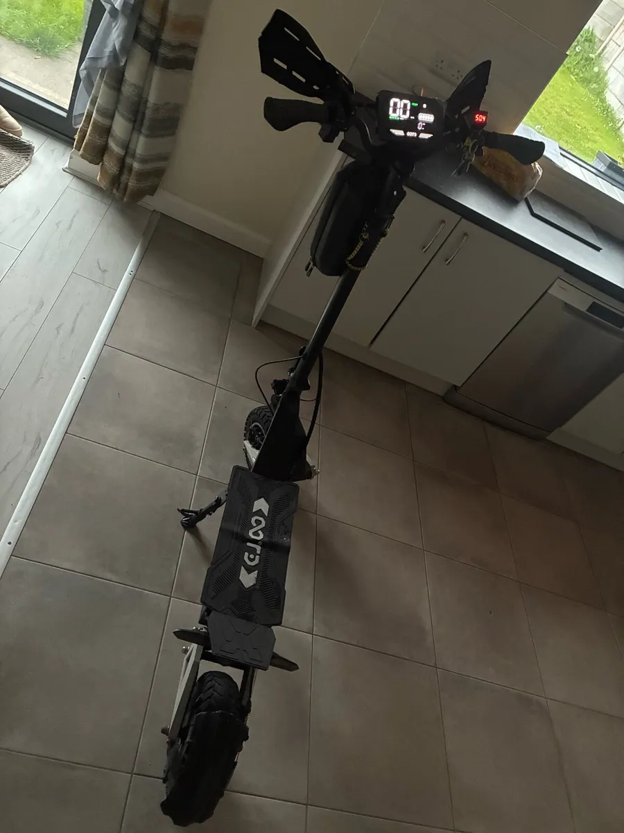 Electric scooter - Image 2