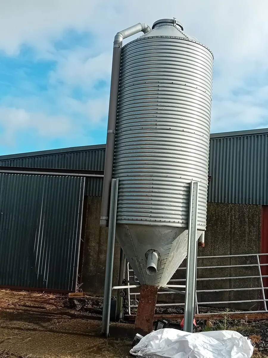 Meal bin - Image 1