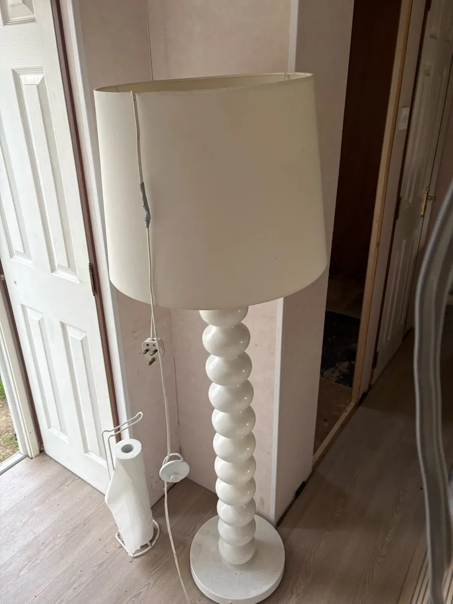 floor lamp