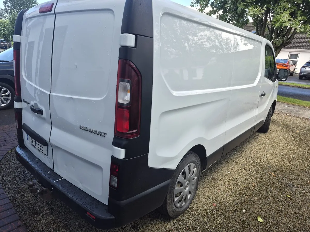 Renault Trafic 2015 - Image 3