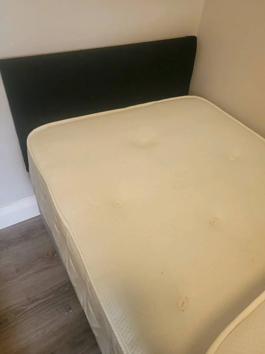 Single bed with 2 mattresses + 1 chest of drawers - Image 1