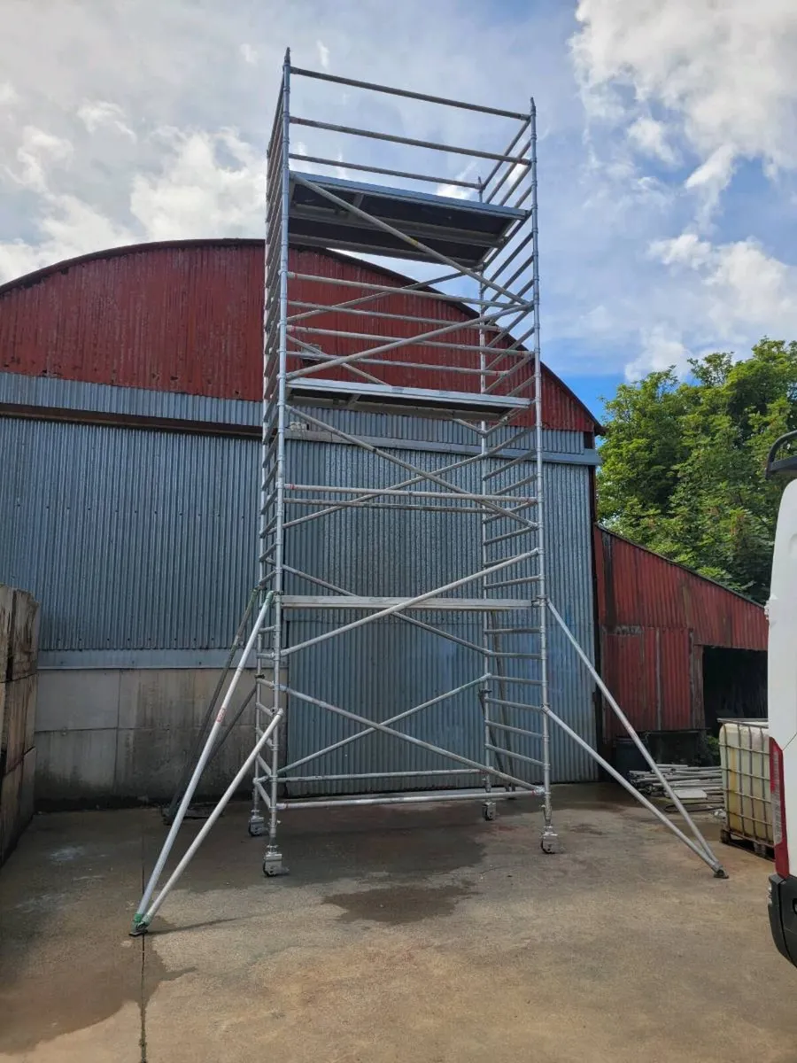 Aluminium scaffold tower, FREE DELIVERY - Image 1
