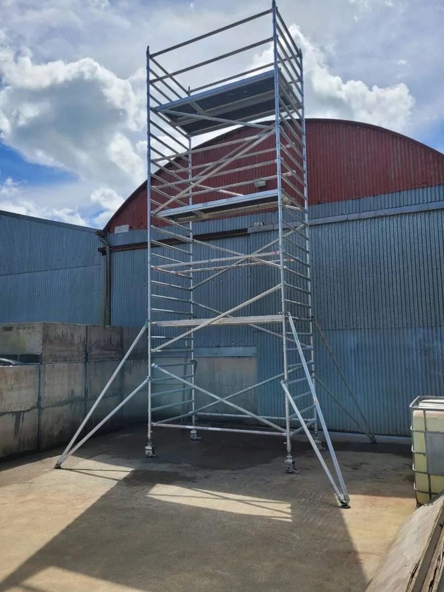 Aluminium scaffold tower, FREE DELIVERY - Image 2