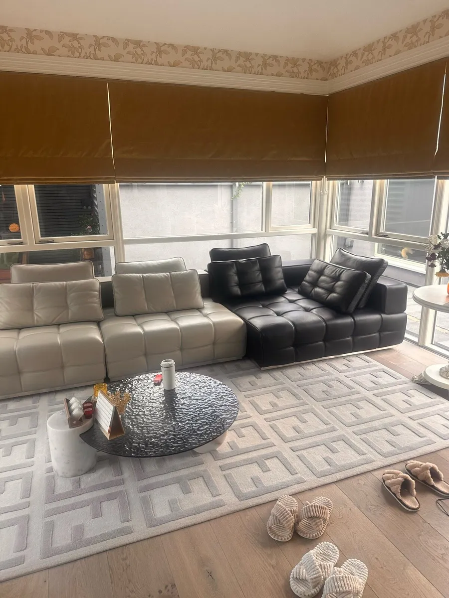 Minotti sofa - Image 1