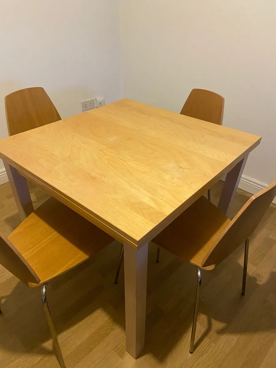 Wooden retractable table - Image 1