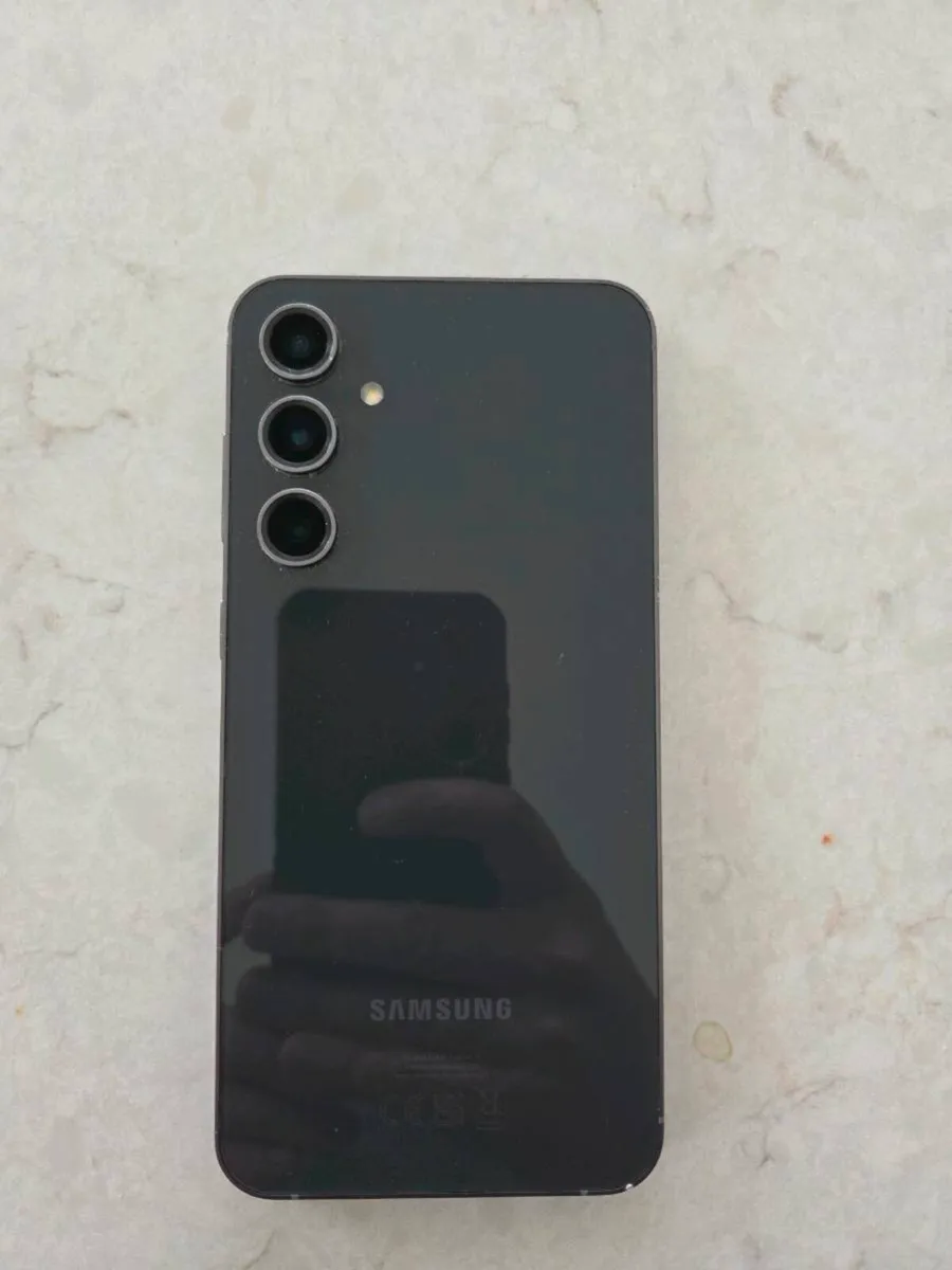Samsung S23fe - Image 2