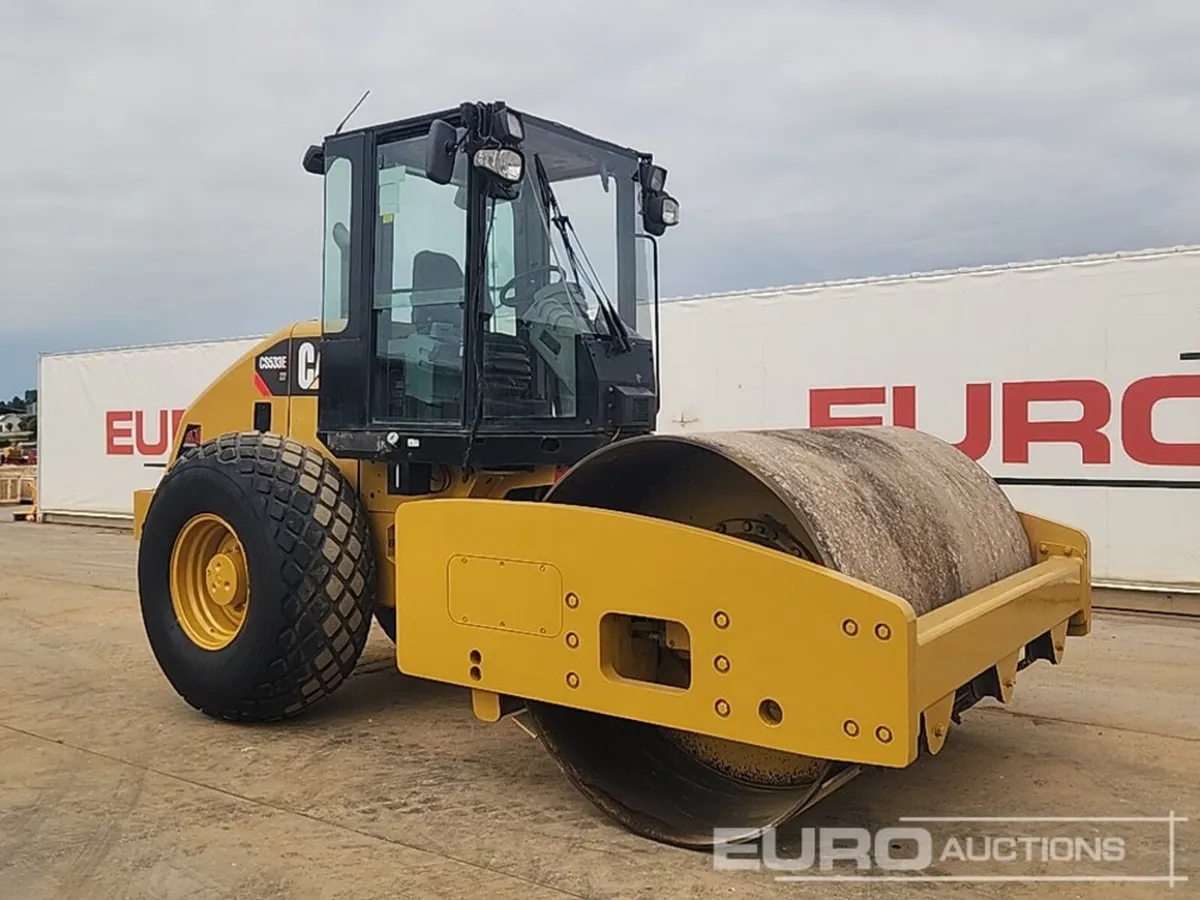 CAT CS533E - Image 2