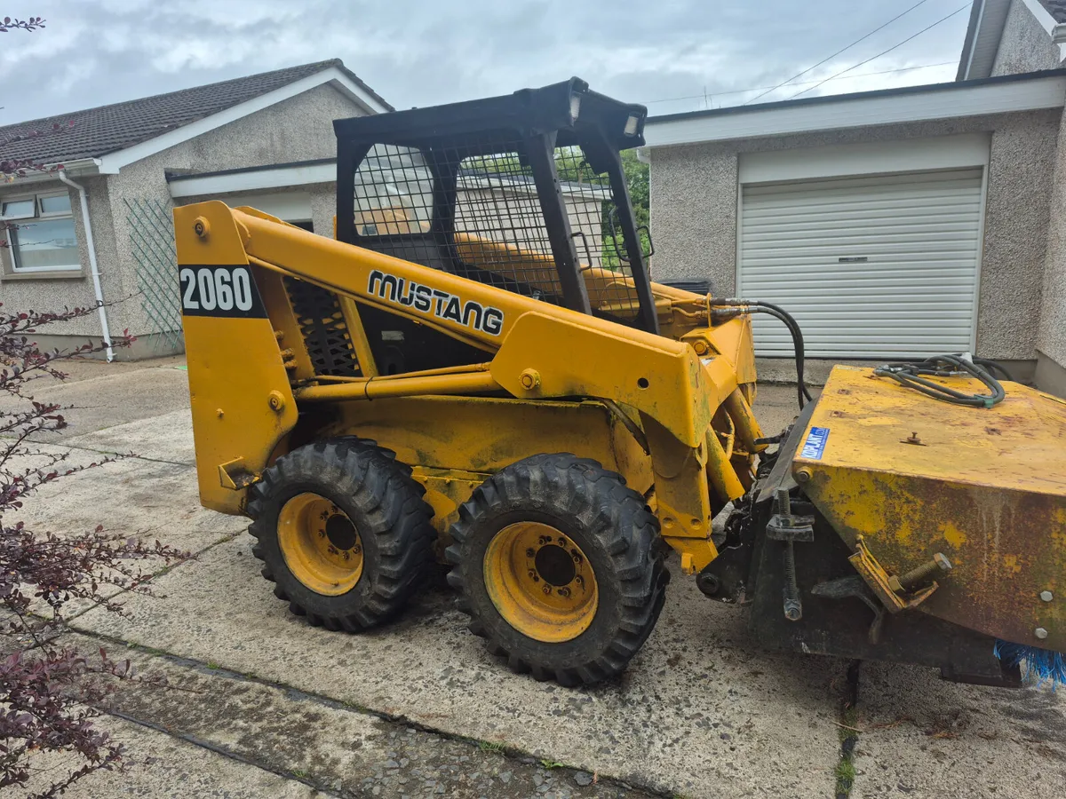 Mustang 2060 Skidsteer - Image 2