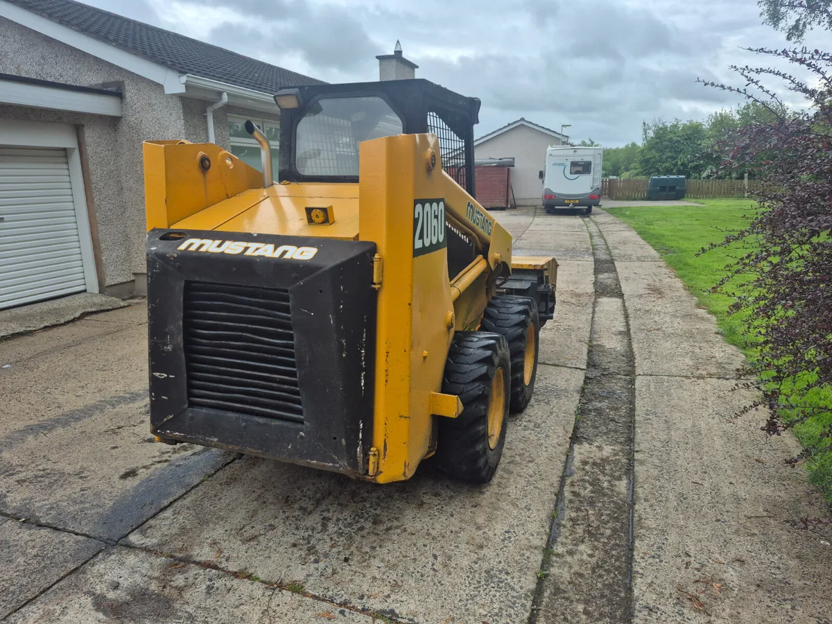Mustang 2060 Skidsteer - Image 4