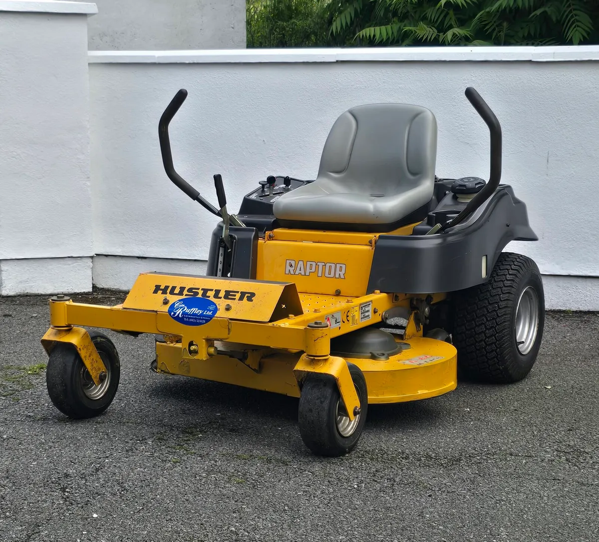 HUSTLER RAPTOR ZERO TURN - Image 1