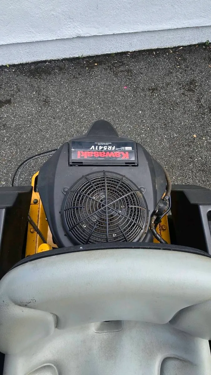 HUSTLER RAPTOR ZERO TURN - Image 4
