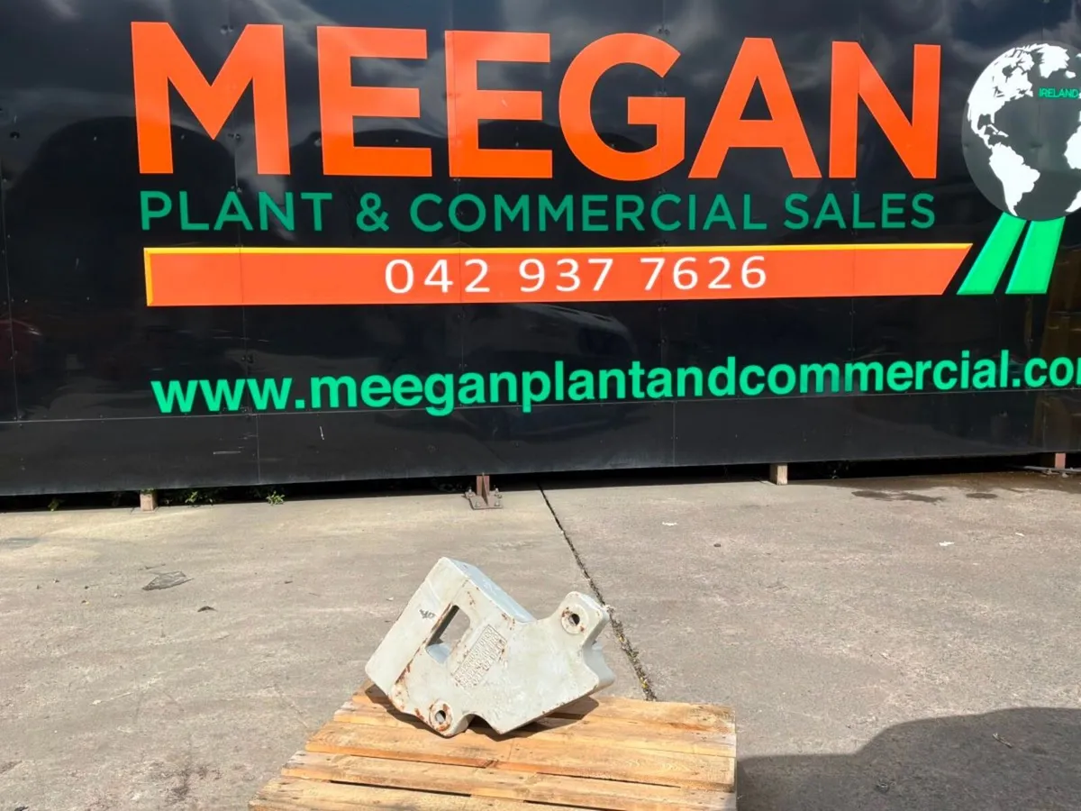 Unused New Holland counter weight / ballast block. - Image 1